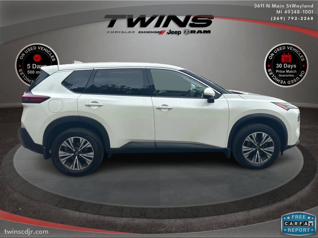 2021 Nissan Rogue SV photo 2