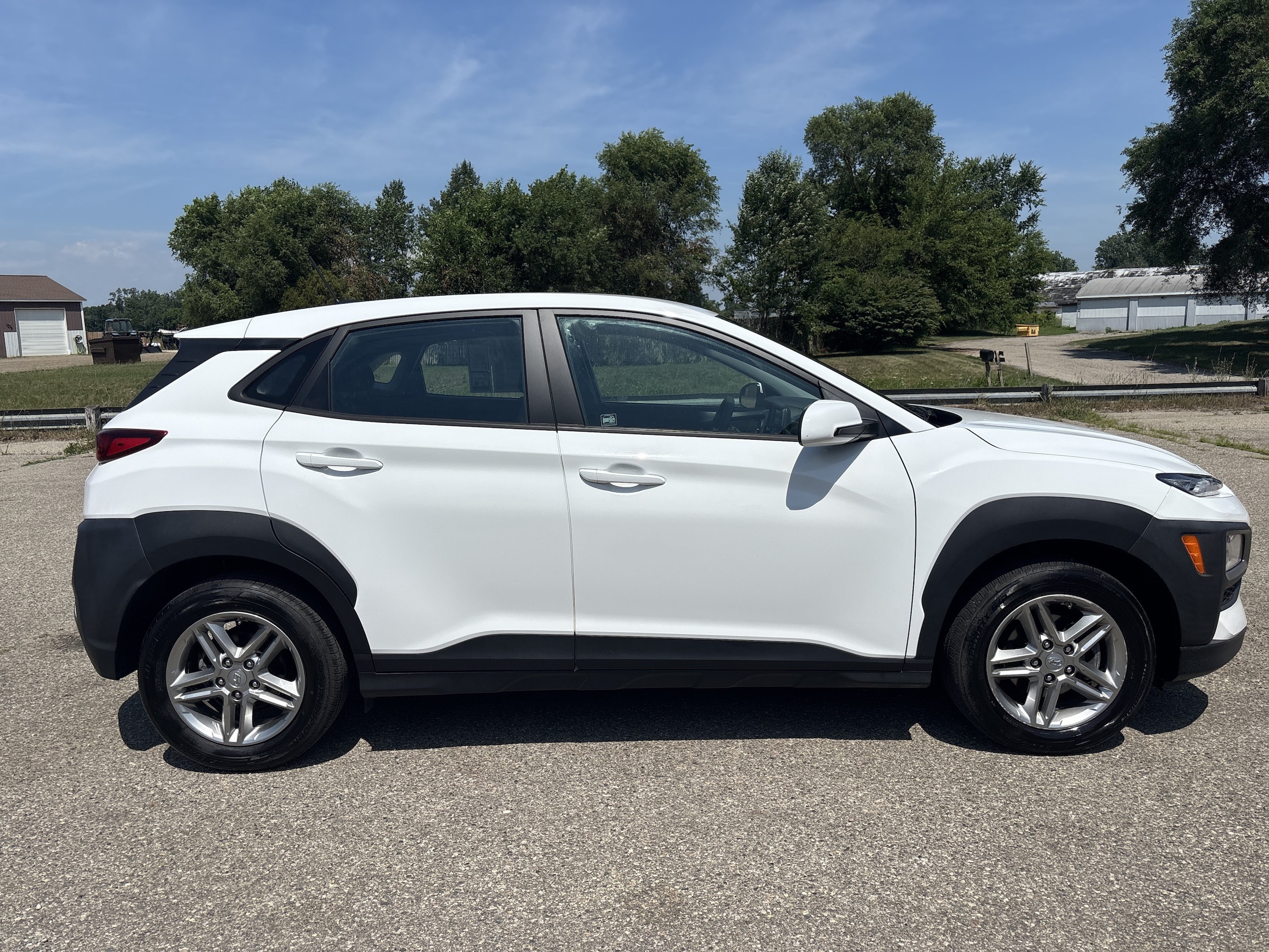 Used 2021 Hyundai Kona SE with VIN KM8K12AA8MU741578 for sale in Wayland, MI