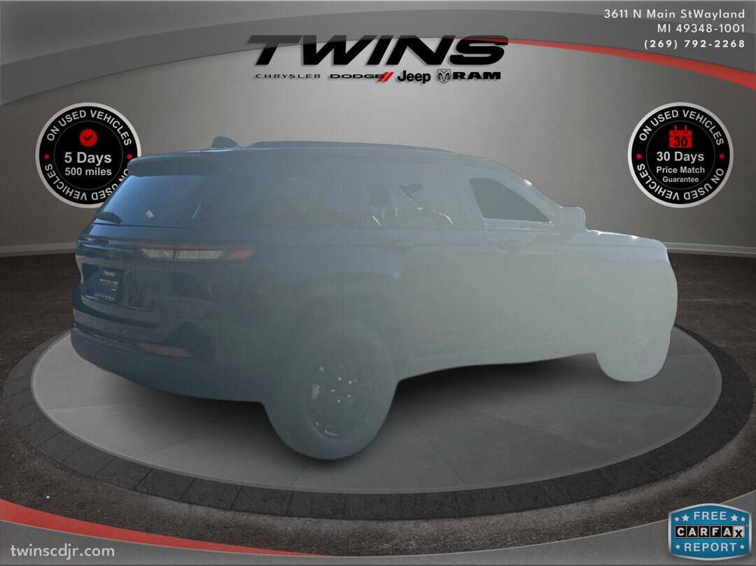 2025 Jeep Grand Cherokee Altitude photo 3