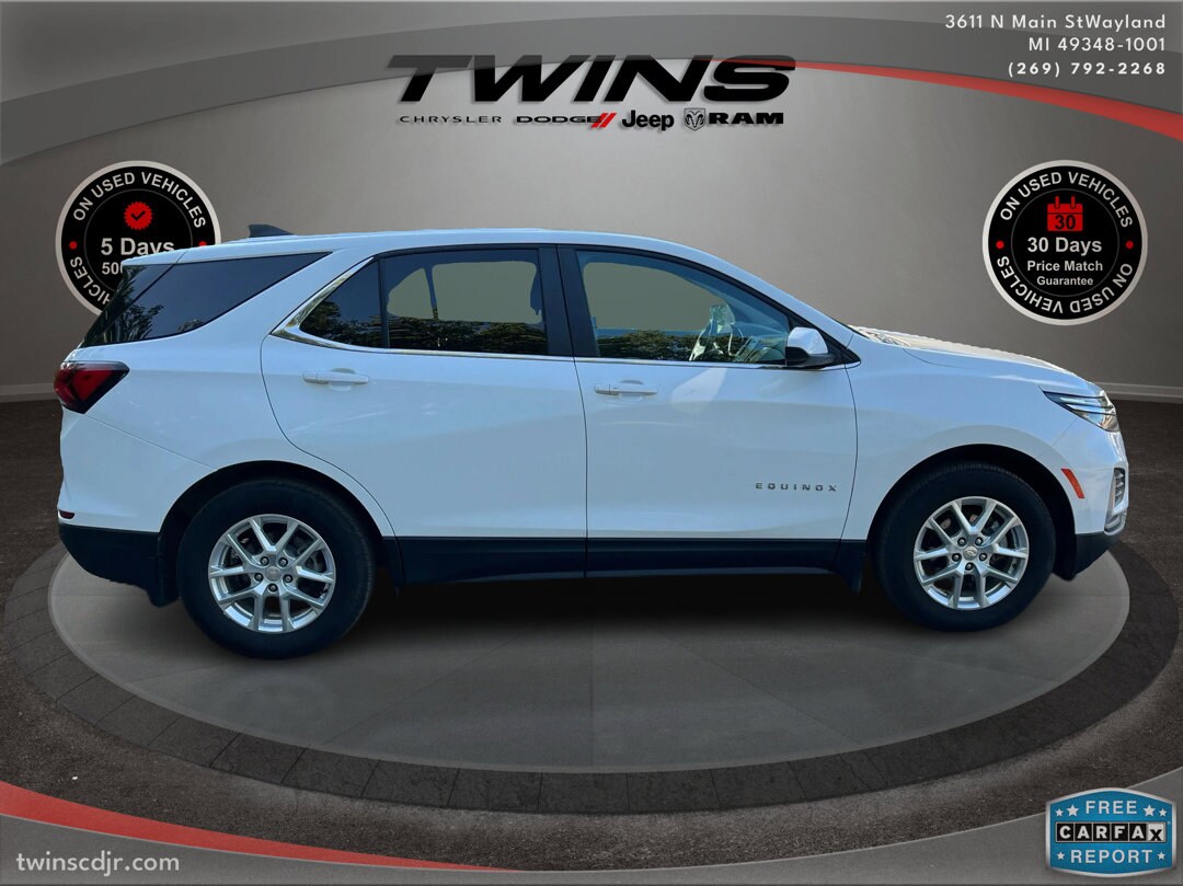 2024 Chevrolet Equinox LT photo 2