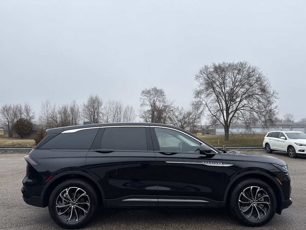 Used 2024 Lincoln Nautilus Premiere Premiere AWD