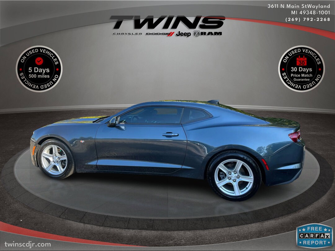 2021 Chevrolet Camaro 1LT photo 2