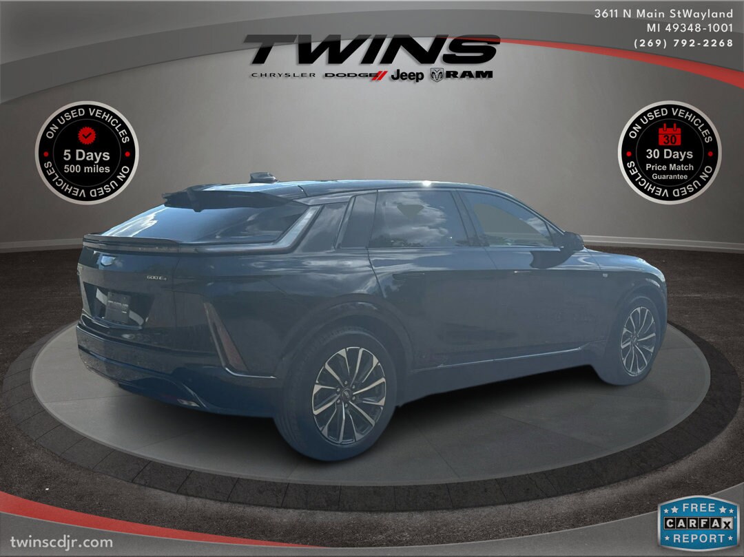 2024 Cadillac Lyriq Sport photo 2