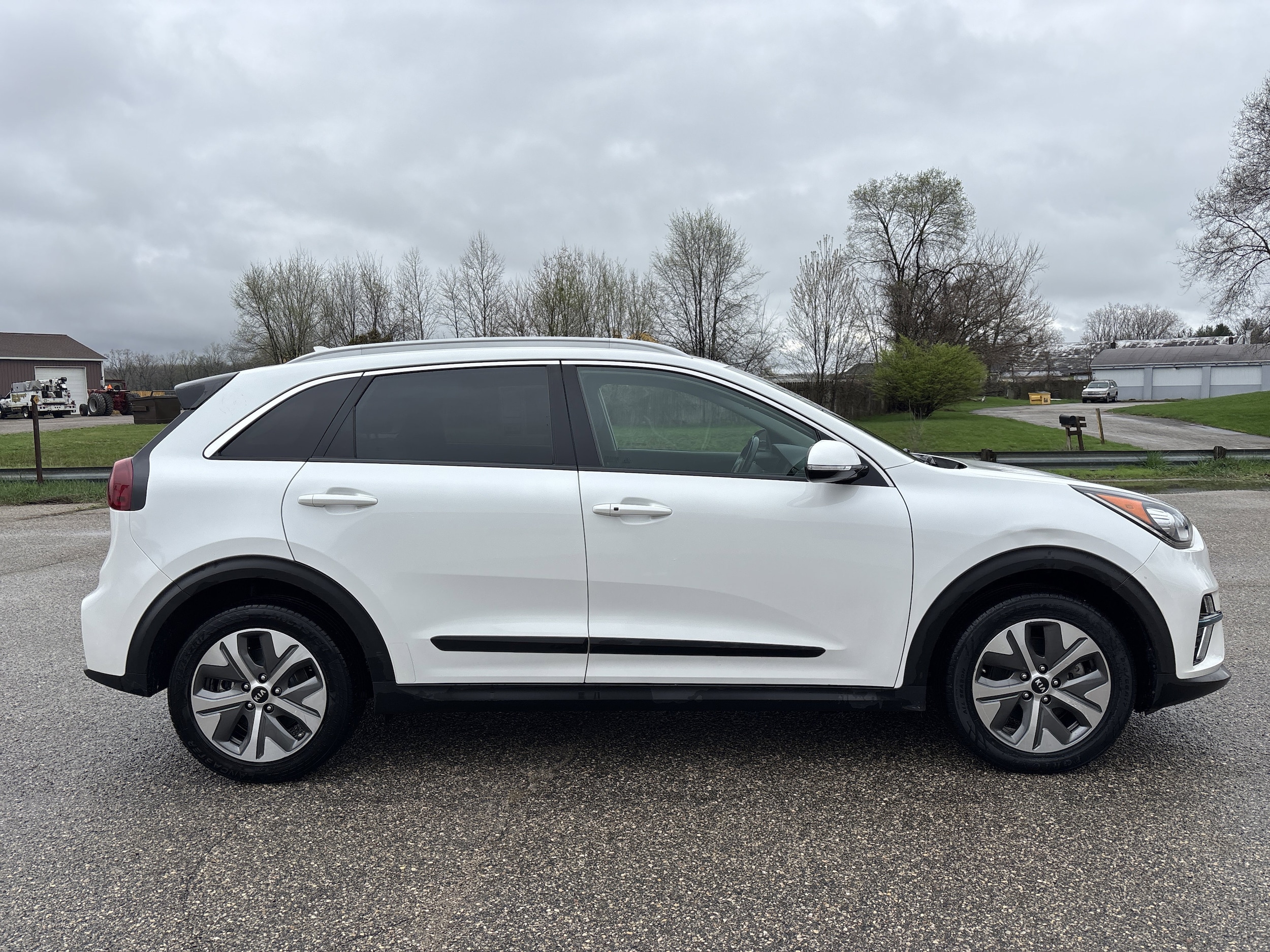 Used 2019 Kia Niro EX with VIN KNDCC3LG7K5020086 for sale in Wayland, MI