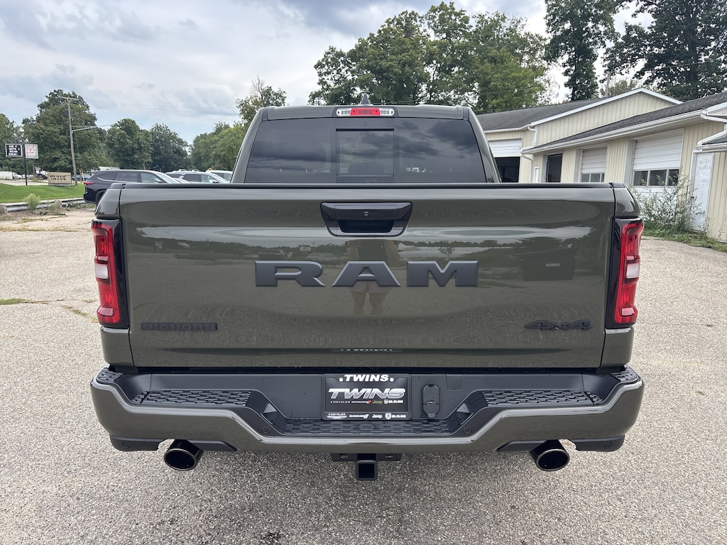 New 2027 Ram 1500 BIG HORN CREW CAB 4X4 5'7 BOX Pickup