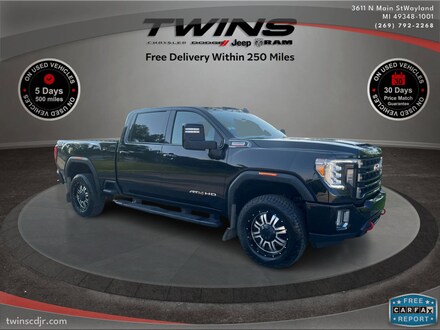 2023 GMC Sierra 3500HD AT4 4WD Crew Cab 159 AT4