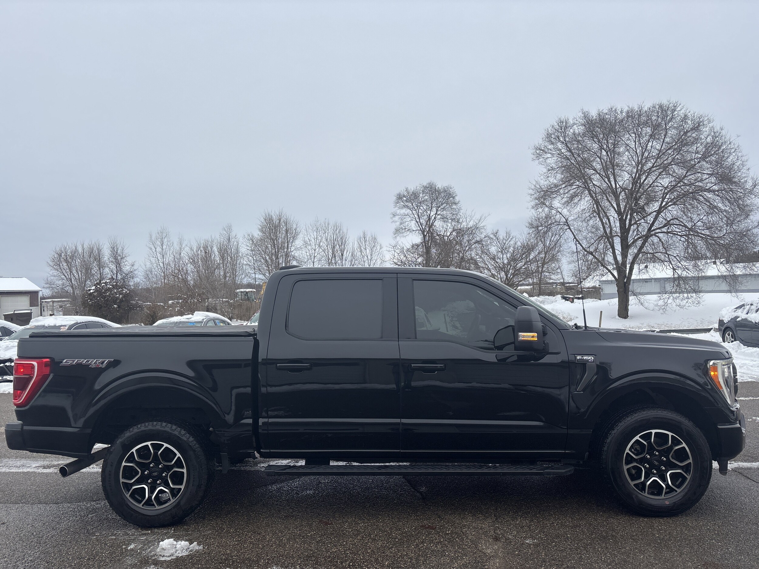 2022 Ford F-150 XLT photo 2