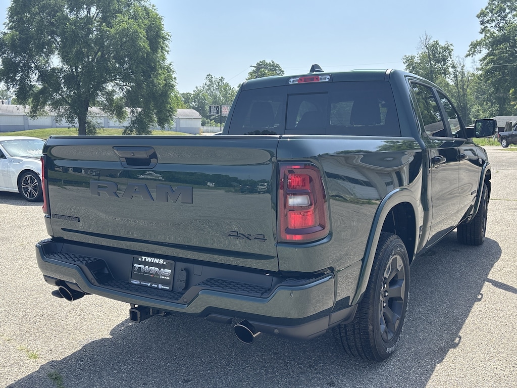 New 2026 Ram 1500 BIG HORN CREW CAB 4X4 5'7 BOX Pickup