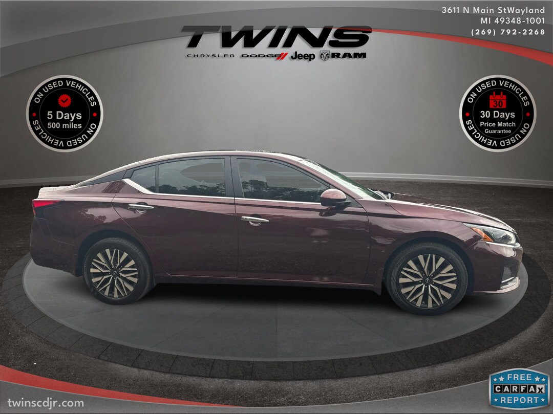 2024 Nissan Altima 2.5 SV photo 2