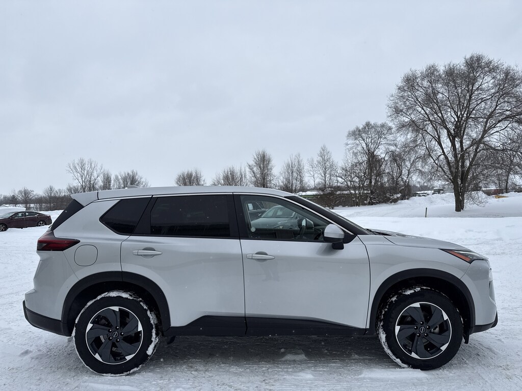 Used 2024 Nissan Rogue SV AWD SV