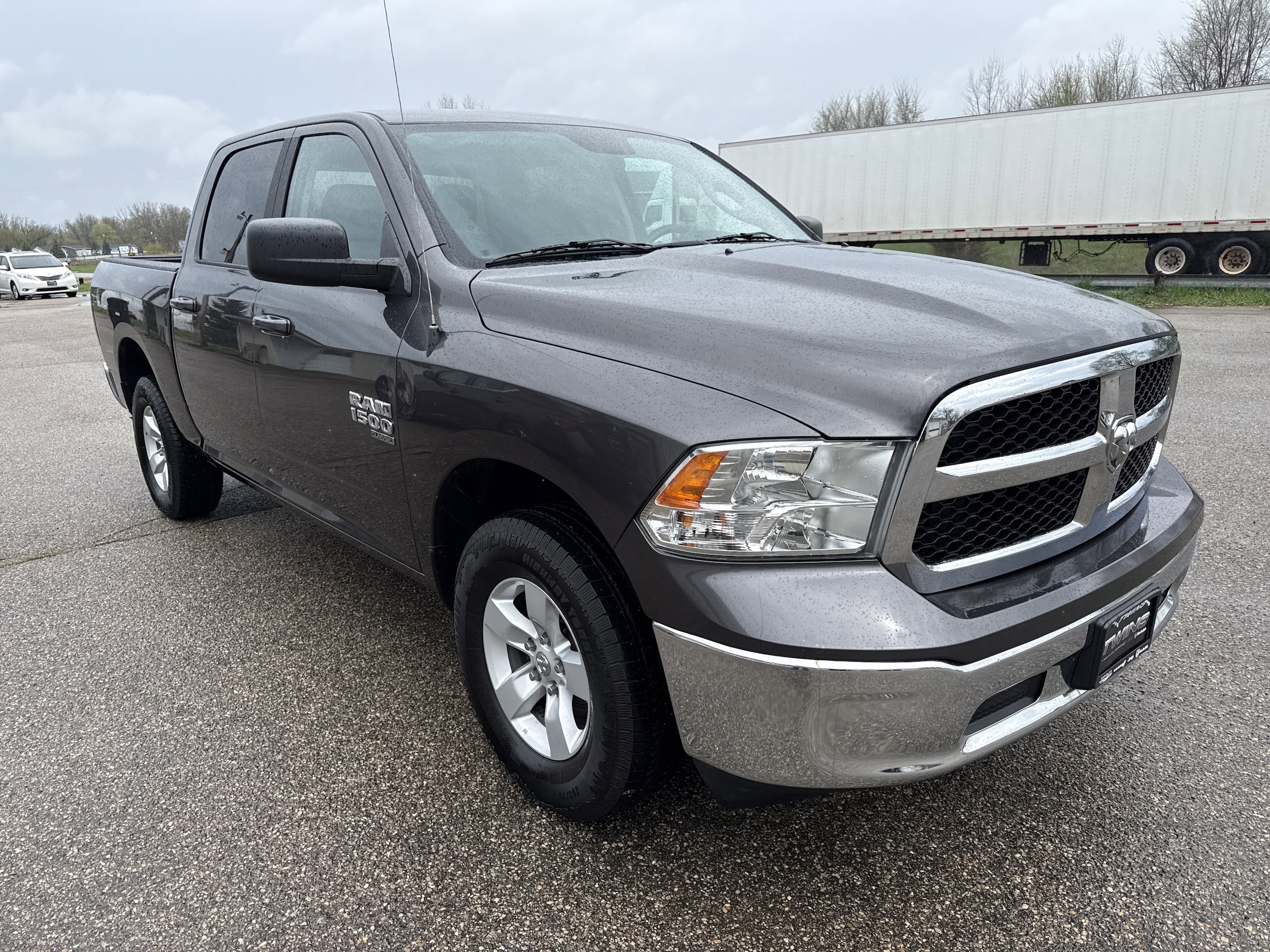 2021 RAM 1500 Classic SLT 4x4 Crew Cab 5'7's photo