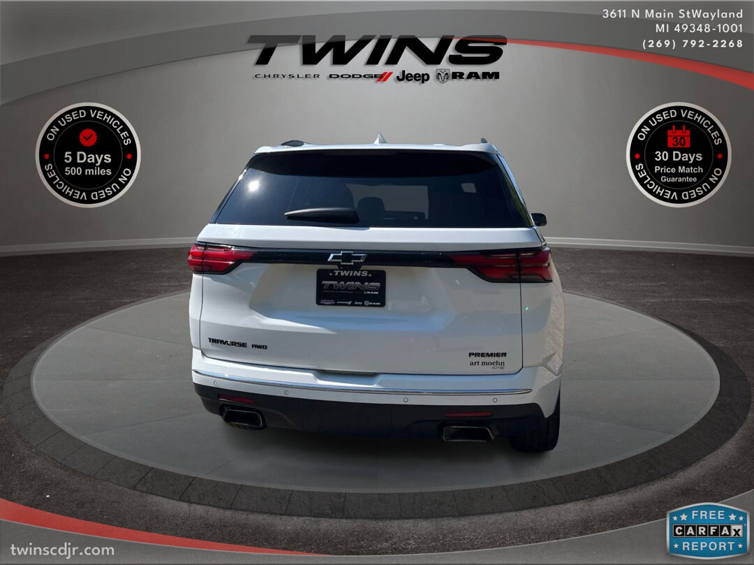2022 Chevrolet Traverse Premier photo 2