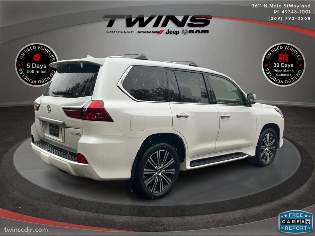 2020 Lexus LX 570 photo 2