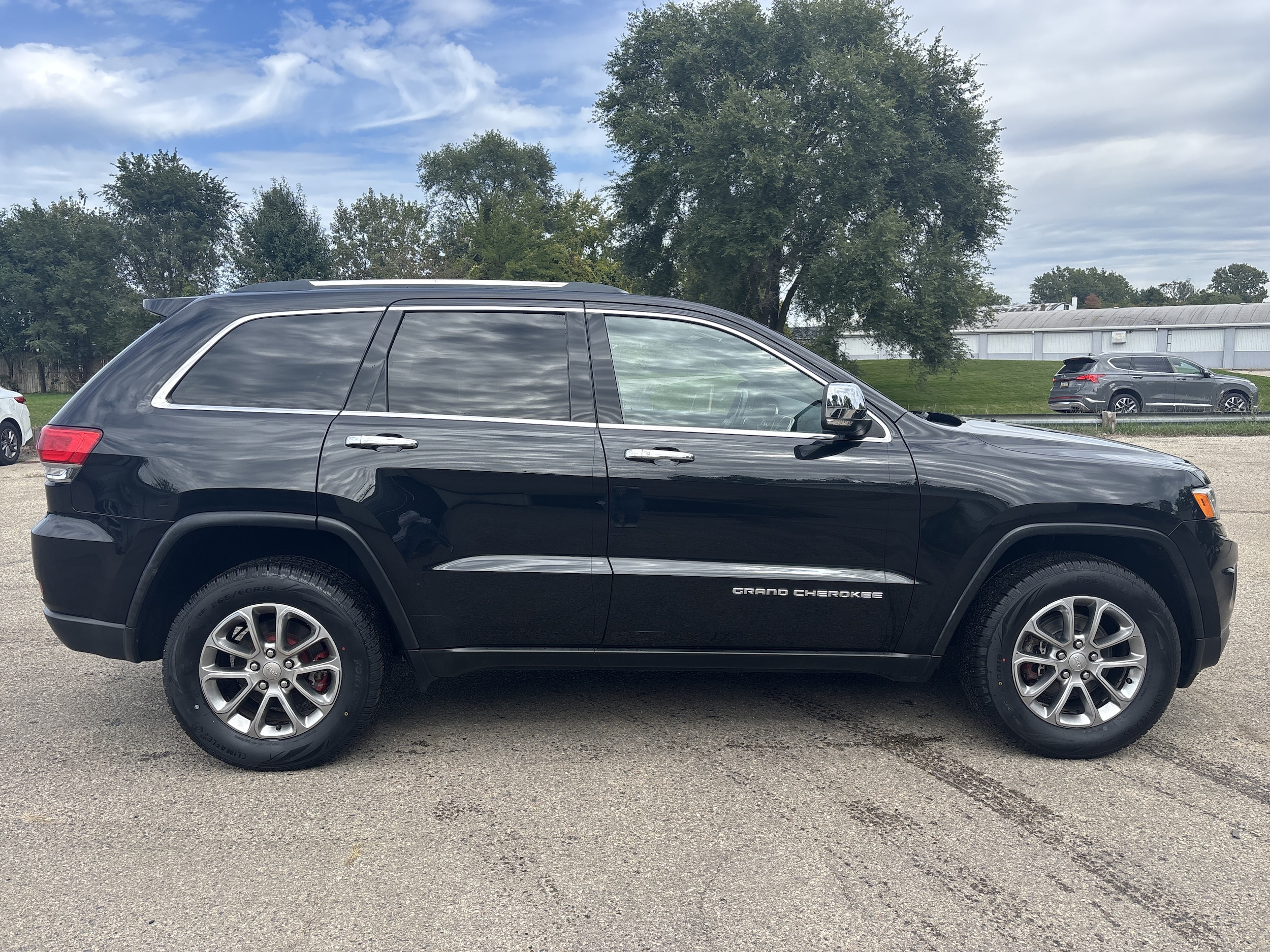 Used 2015 Jeep Grand Cherokee Limited with VIN 1C4RJFBGXFC184646 for sale in Wayland, MI