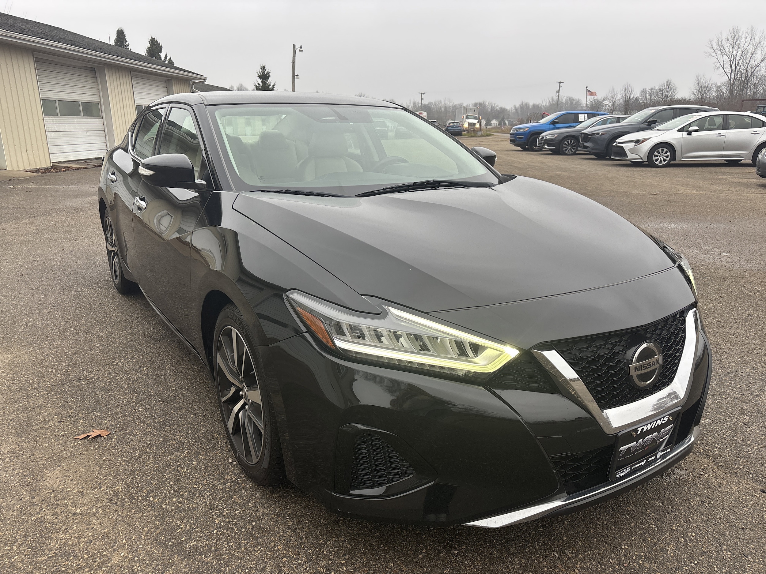 2019 Nissan Maxima SV's photo