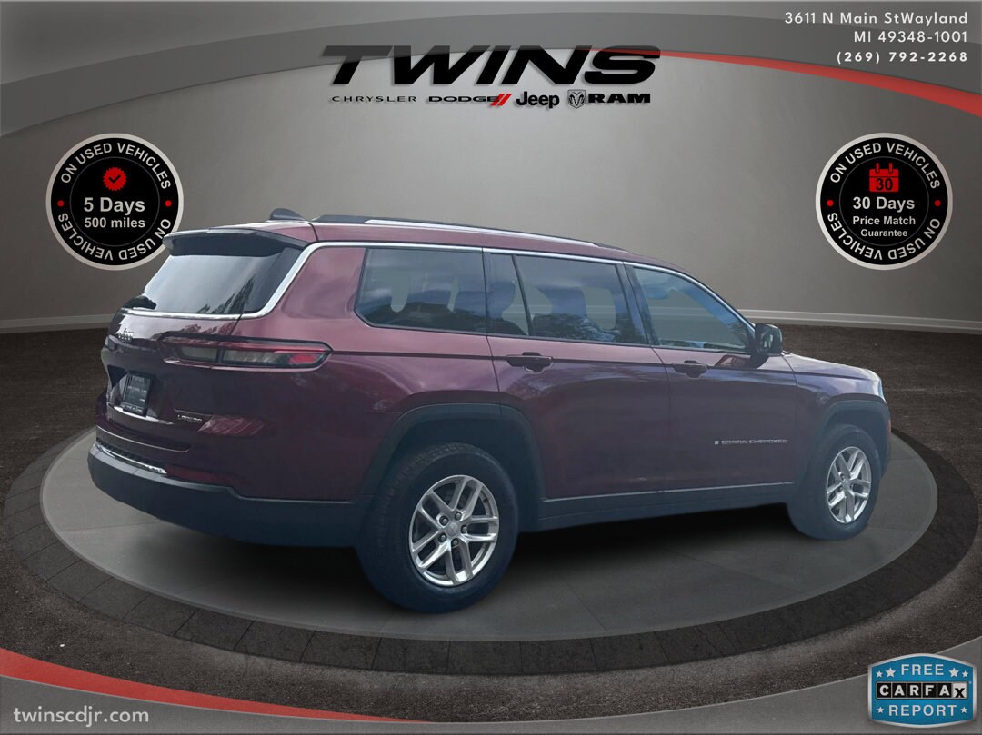 2023 Jeep Grand Cherokee Laredo photo 3
