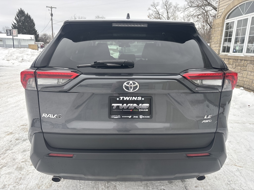 Used 2022 Toyota RAV4 LE LE AWD