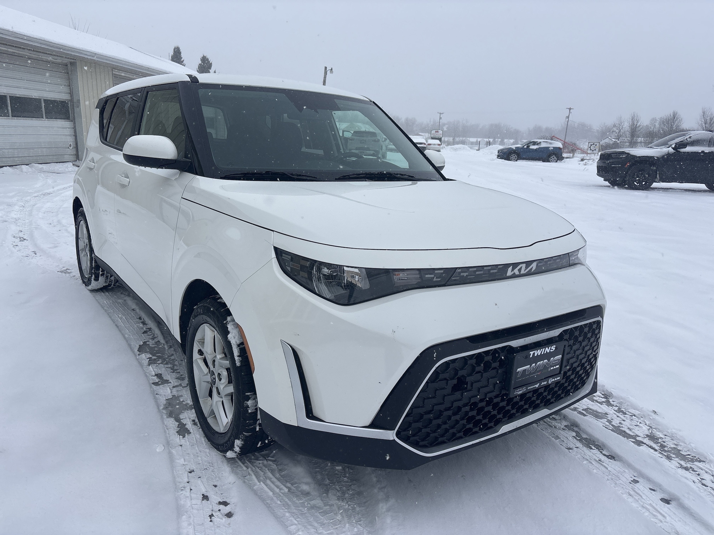 2024 Kia Soul LX's photo