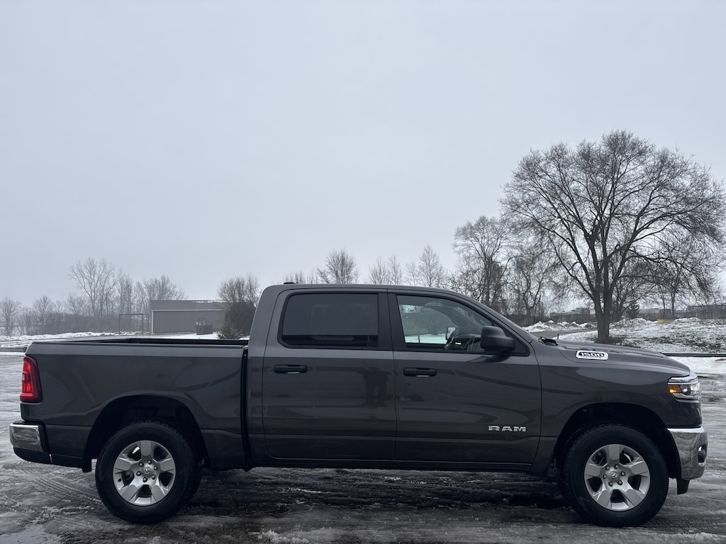 New 2026 Ram 1500 BIG HORN CREW CAB 4X4 5'7 BOX Pickup