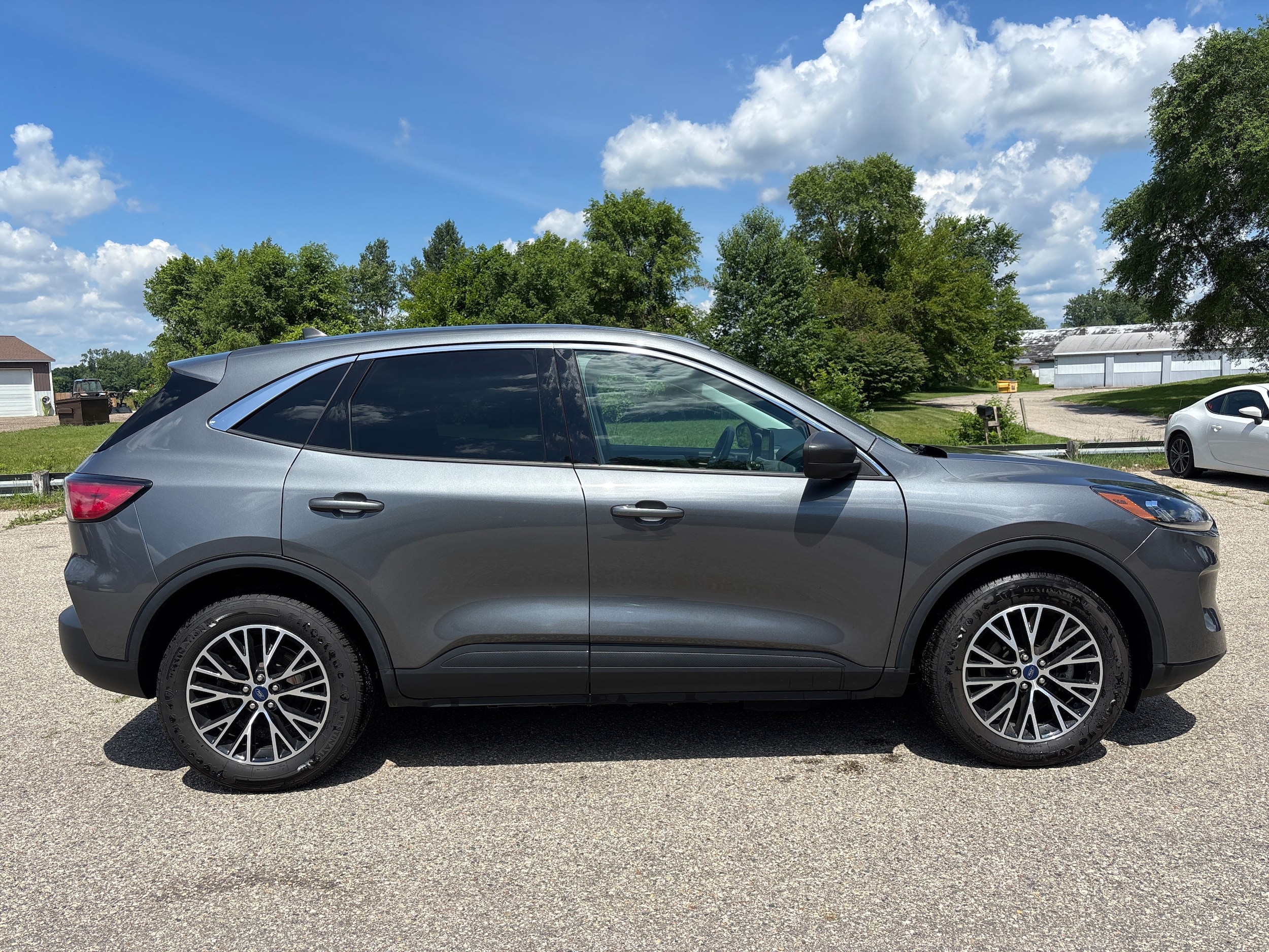 Used 2022 Ford Escape SE with VIN 1FMCU0EZ8NUB17295 for sale in Wayland, MI