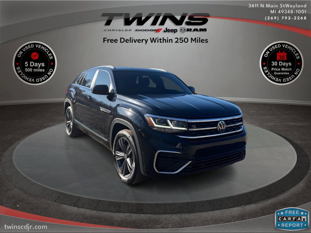 2022 Volkswagen Atlas Cross Sport SEL R-Line's photo