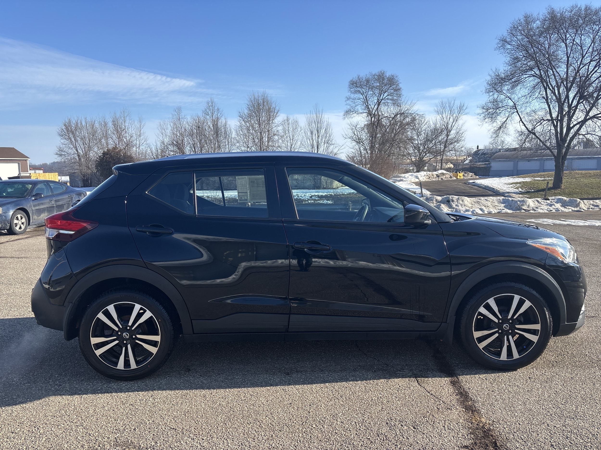 Used 2020 Nissan Kicks SV with VIN 3N1CP5CV3LL494989 for sale in Wayland, MI