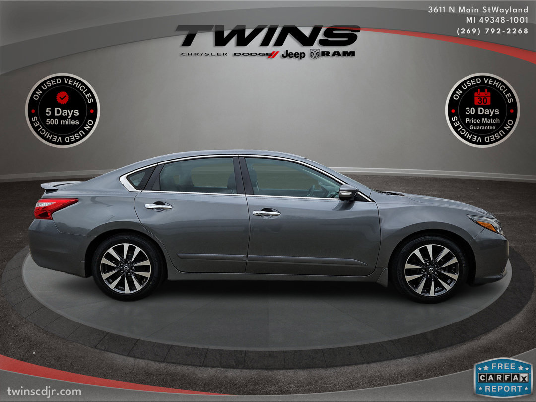 Used 2017 Nissan Altima SL with VIN 1N4AL3AP9HC121327 for sale in Wayland, MI