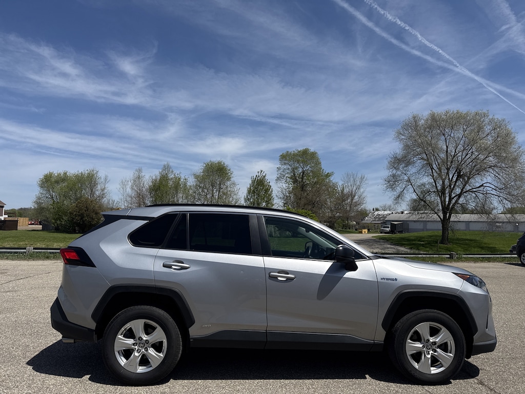 Used 2021 Toyota RAV4 Hybrid LE Hybrid LE AWD