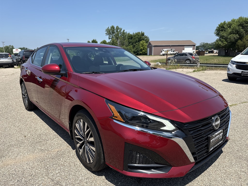Used 2023 Nissan Altima 2.5 SV Sedan