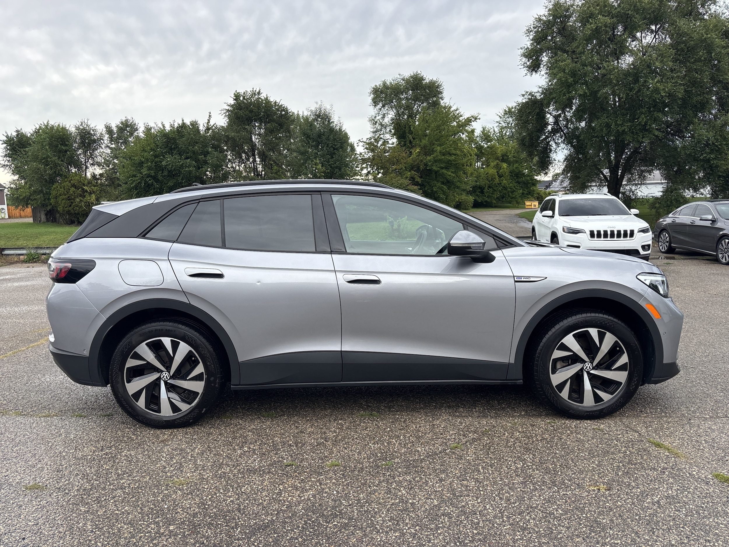 Used 2023 Volkswagen ID.4 PRO with VIN 1V2DNPE8XPC015607 for sale in Wayland, MI
