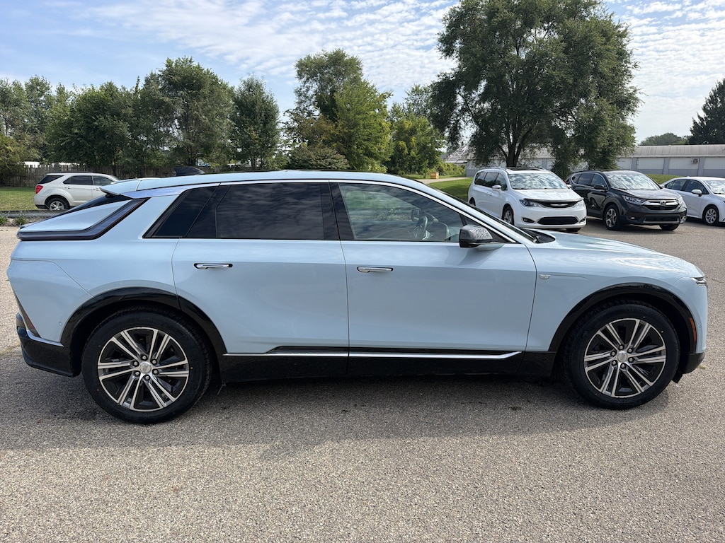 Used 2024 Cadillac Lyriq Luxury Luxury w/1SD