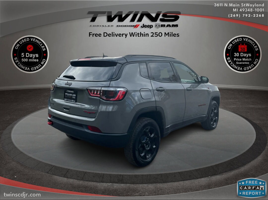 2023 Jeep Compass Trailhawk photo 2