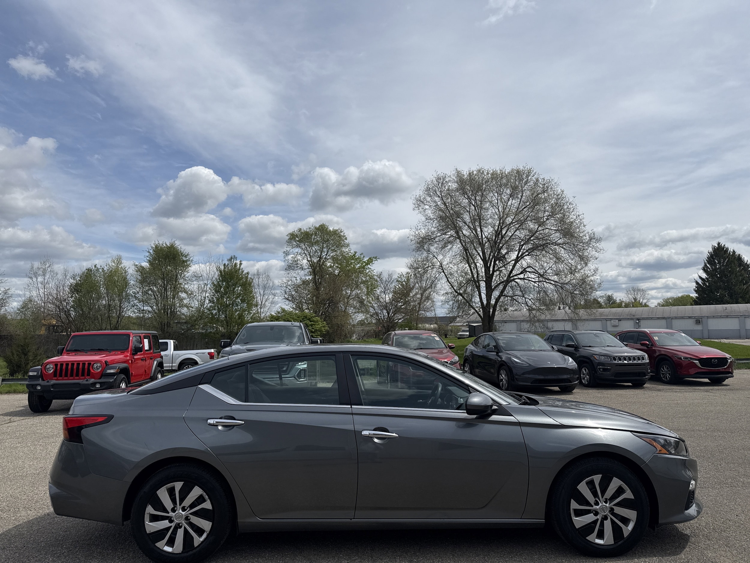 Used 2022 Nissan Altima S with VIN 1N4BL4BV1NN337678 for sale in Wayland, MI