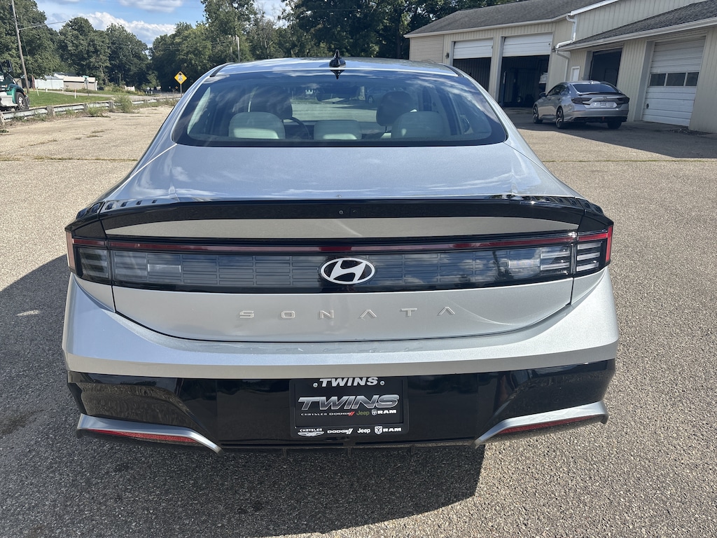 Used 2025 Hyundai Sonata SEL SEL FWD