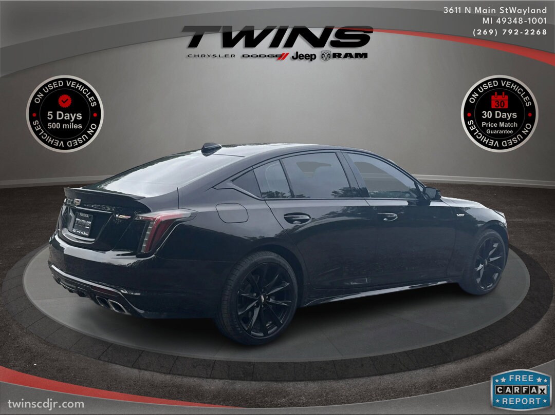 2022 Cadillac CT5 V photo 3