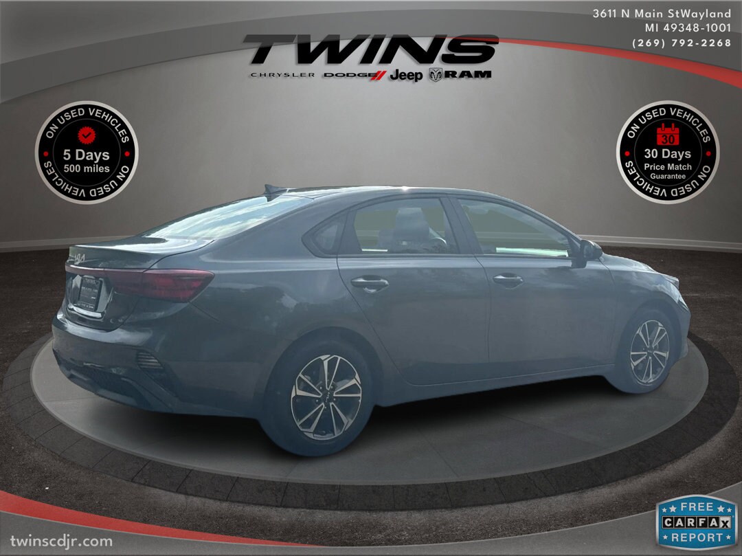 2024 Kia Forte LXS photo 3