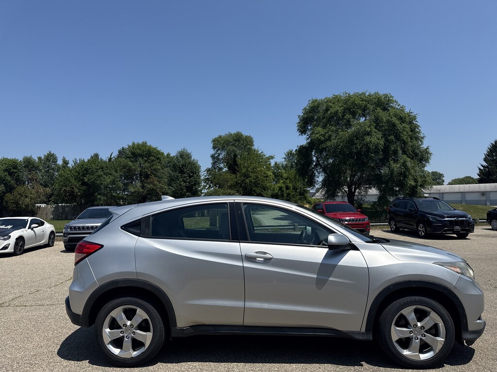 Used 2016 Honda HR-V LX AWD CVT LX