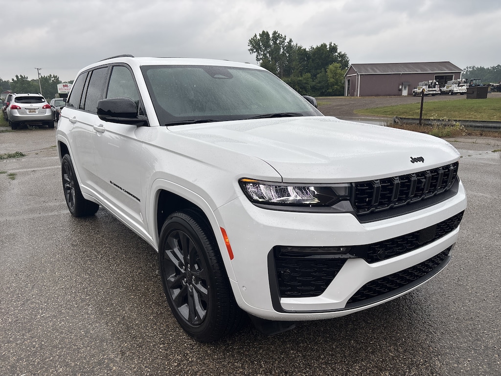 New 2026 Jeep Grand Cherokee LIMITED RESERVE 4X4 Sport Utility