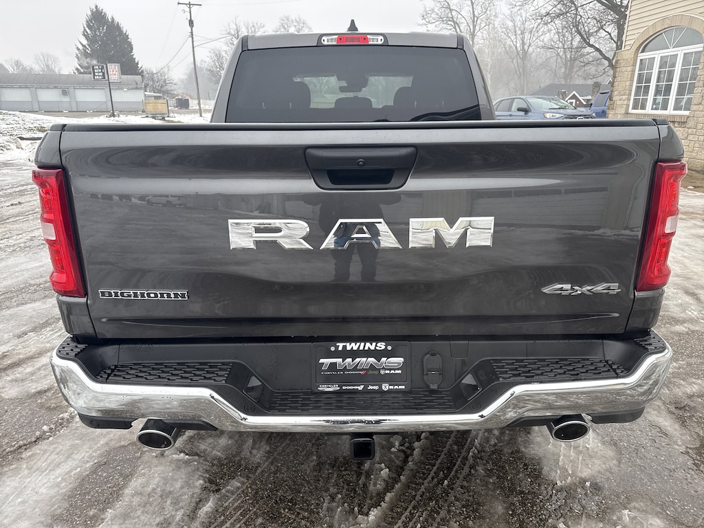 New 2026 Ram 1500 BIG HORN CREW CAB 4X4 5'7 BOX Pickup
