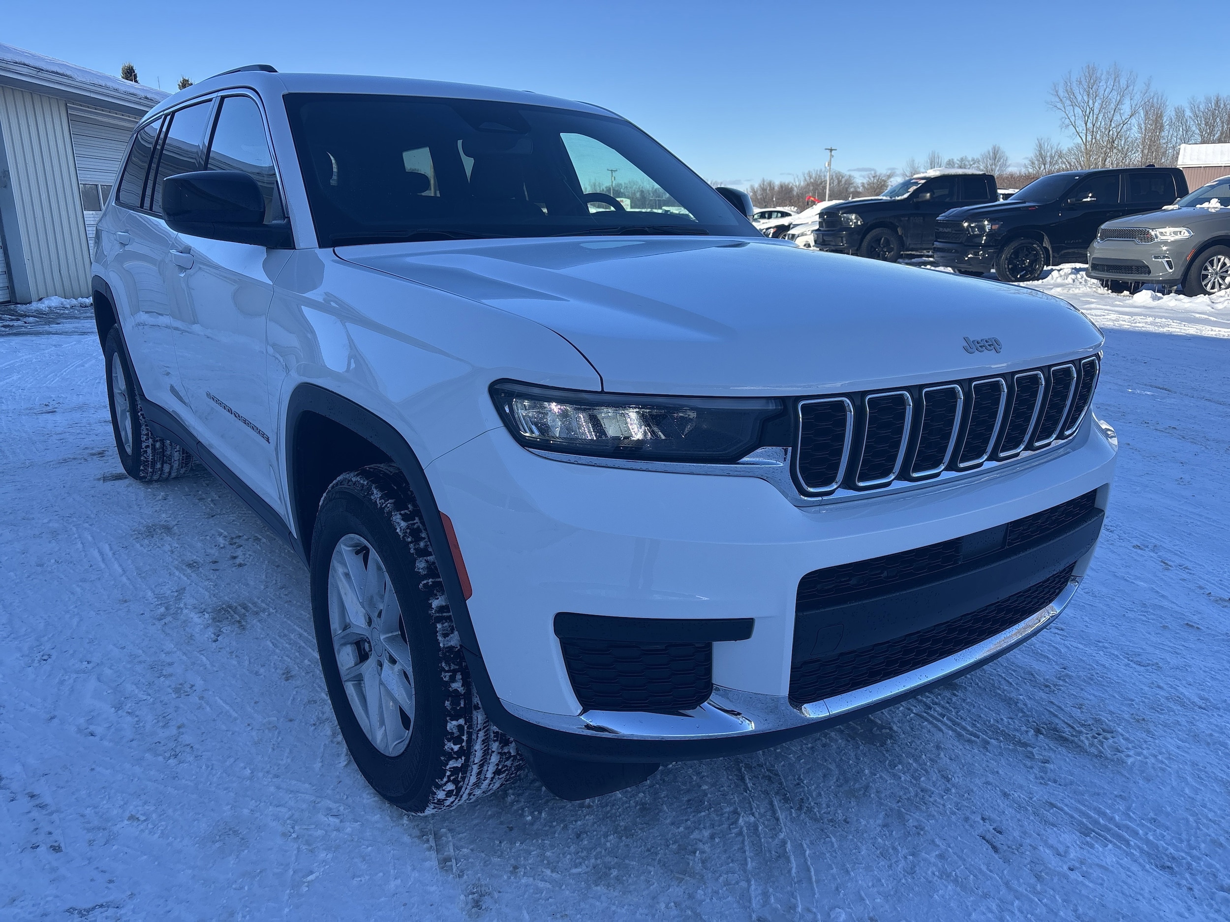 2024 Jeep Grand Cherokee L Laredo's photo
