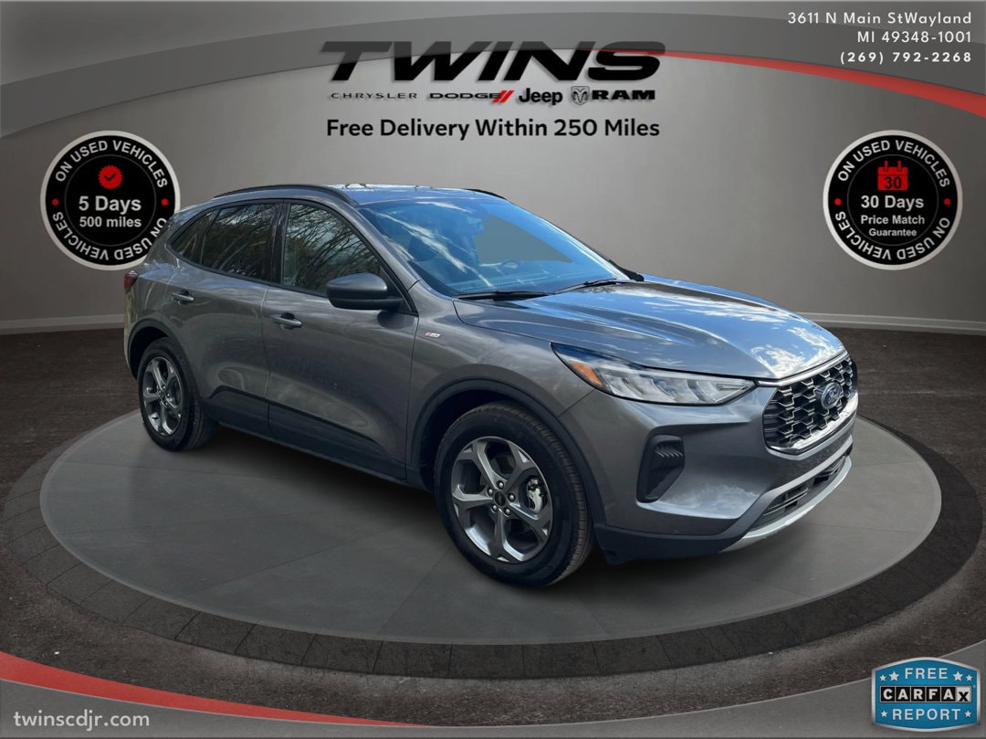 2025 Ford Escape ST-Line's photo