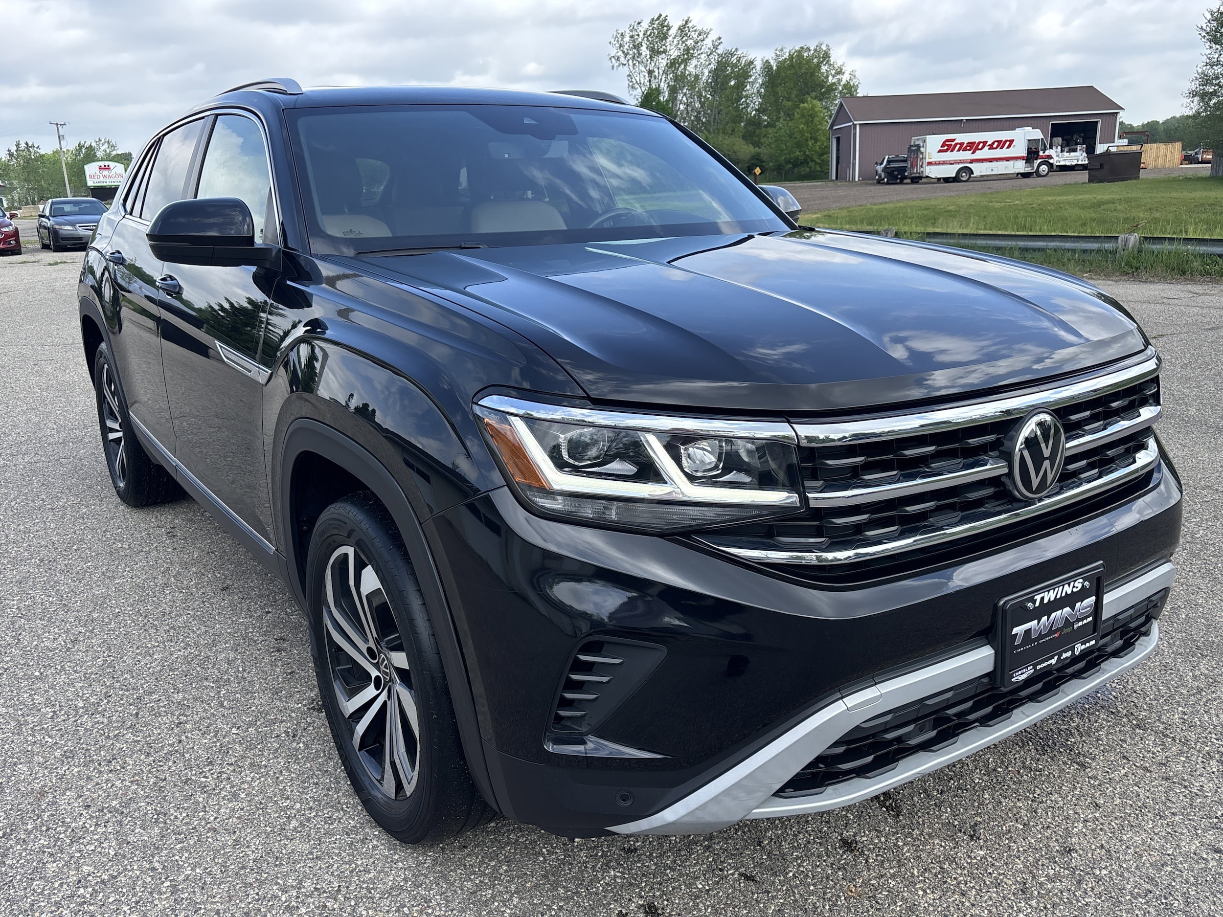 2022 Volkswagen Atlas Cross Sport 3.6L V6 SEL 4MOTION's photo