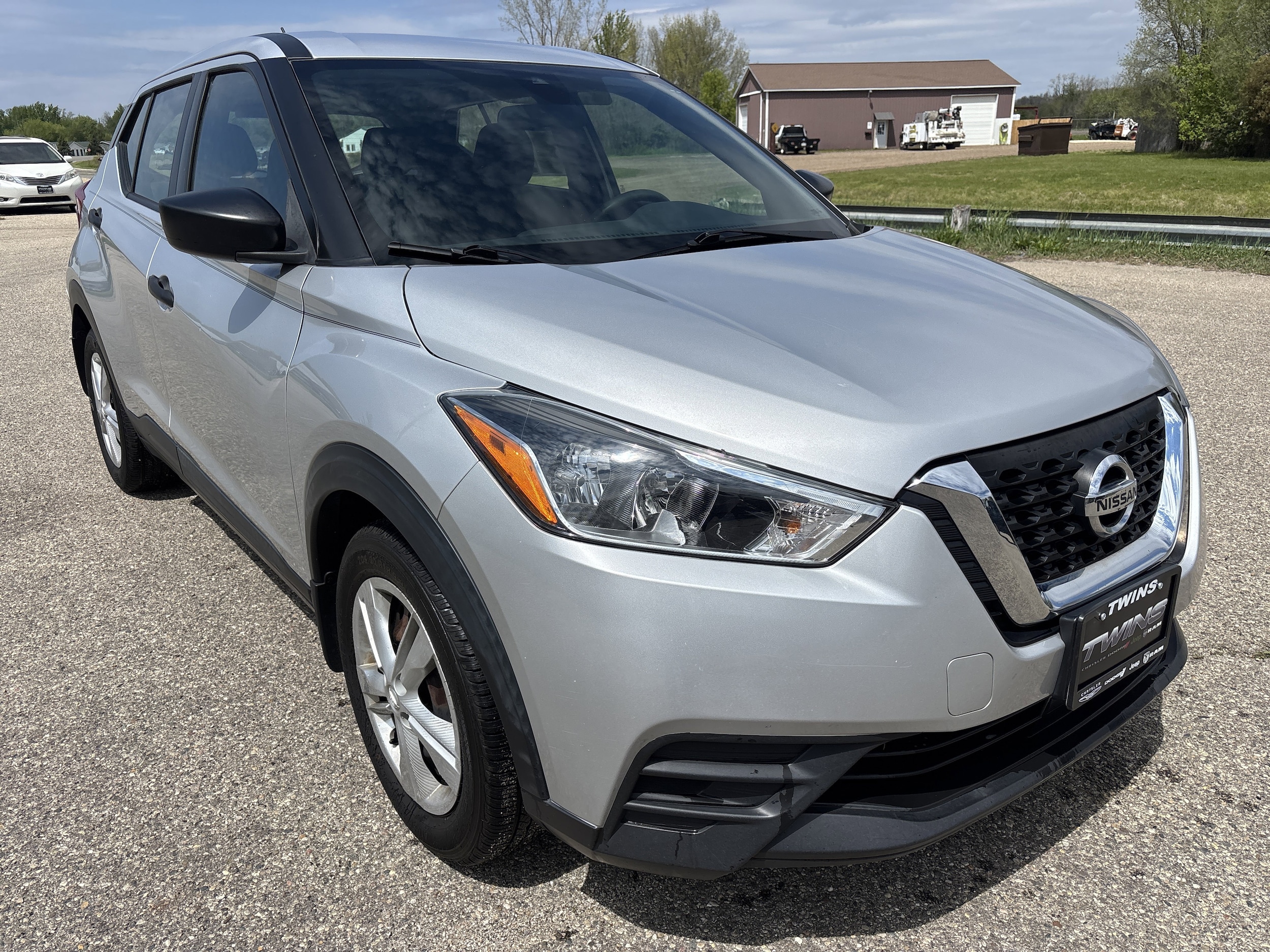 2020 Nissan Kicks 1.6 S's photo
