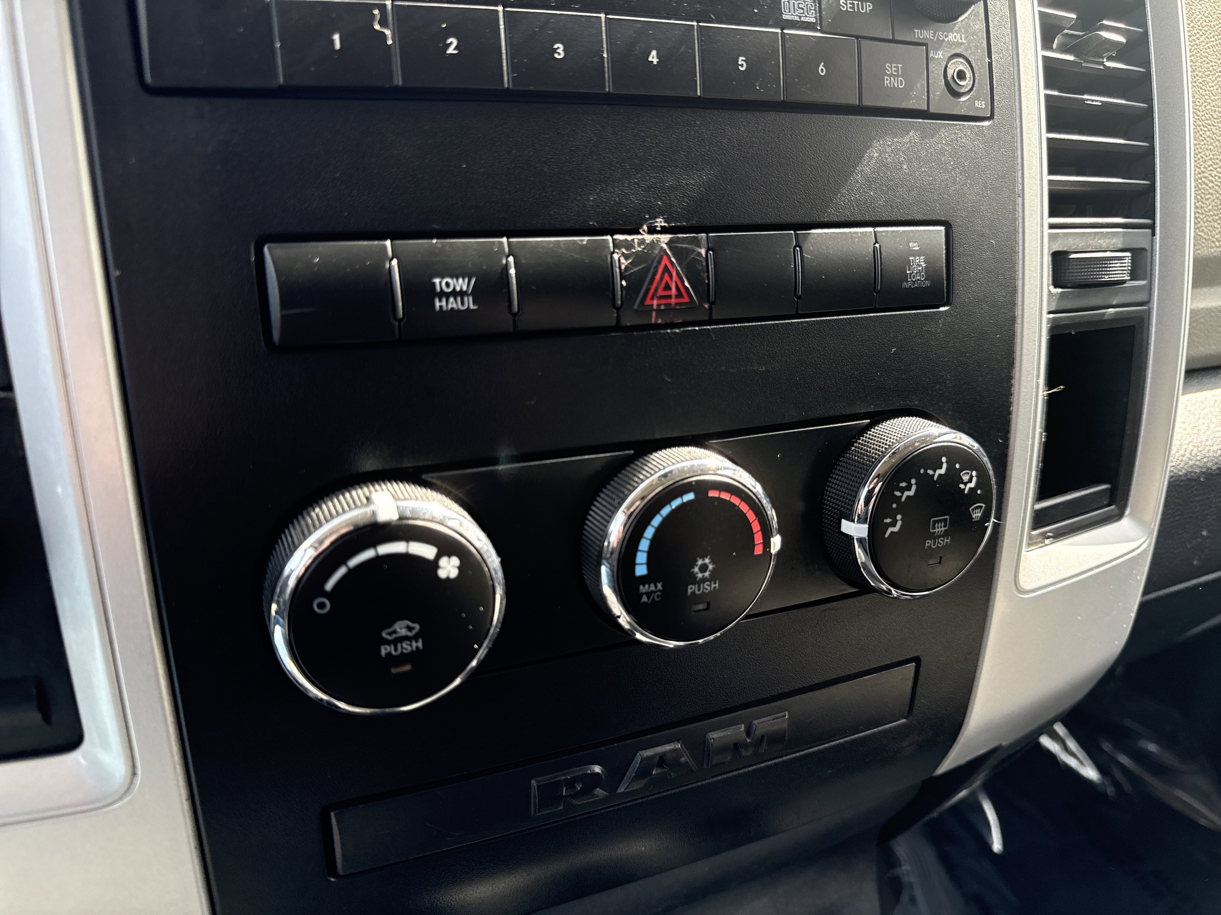 2011 RAM Ram 2500 Pickup SLT - Photo 19