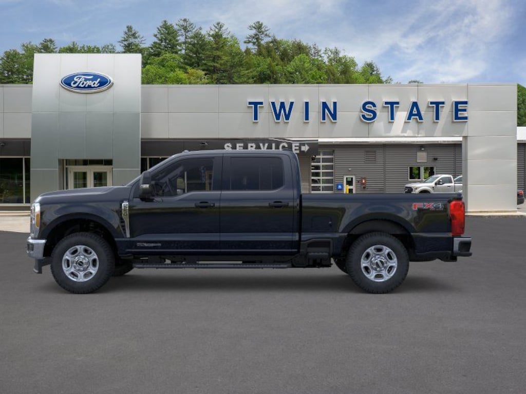 New 2026 Ford F-250 F-250® XLT Truck Crew Cab
