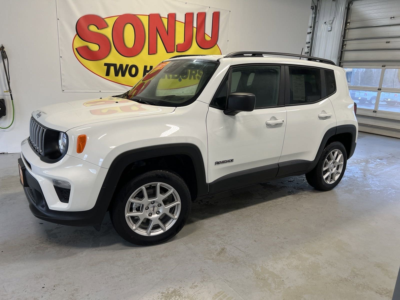 Certified 2023 Jeep Renegade Latitude with VIN ZACNJDB19PPP61031 for sale in Two Harbors, Minnesota