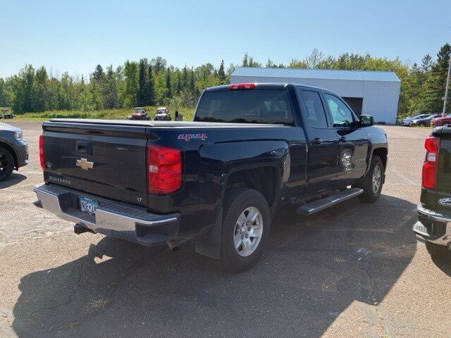 2016 Chevrolet Silverado 1500 LT photo 2