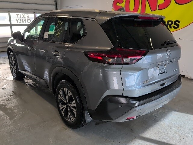 2021 Nissan Rogue SV photo 3