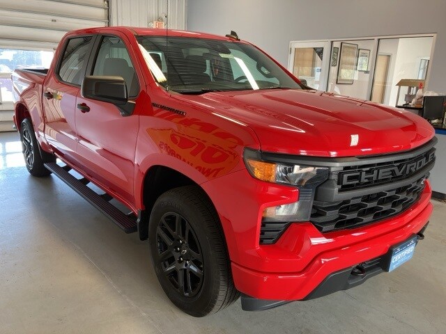 2023 Chevrolet Silverado 1500 Custom photo 3