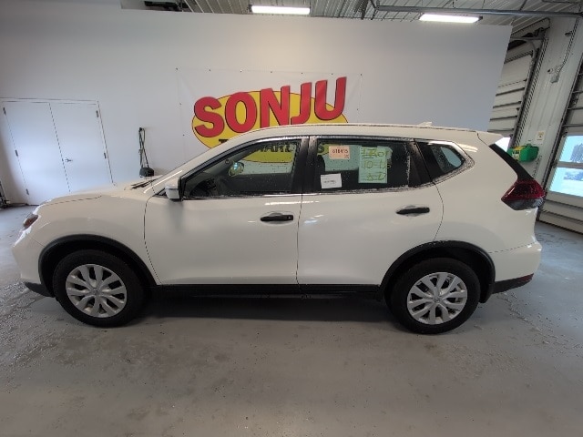 2019 Nissan Rogue S photo 2